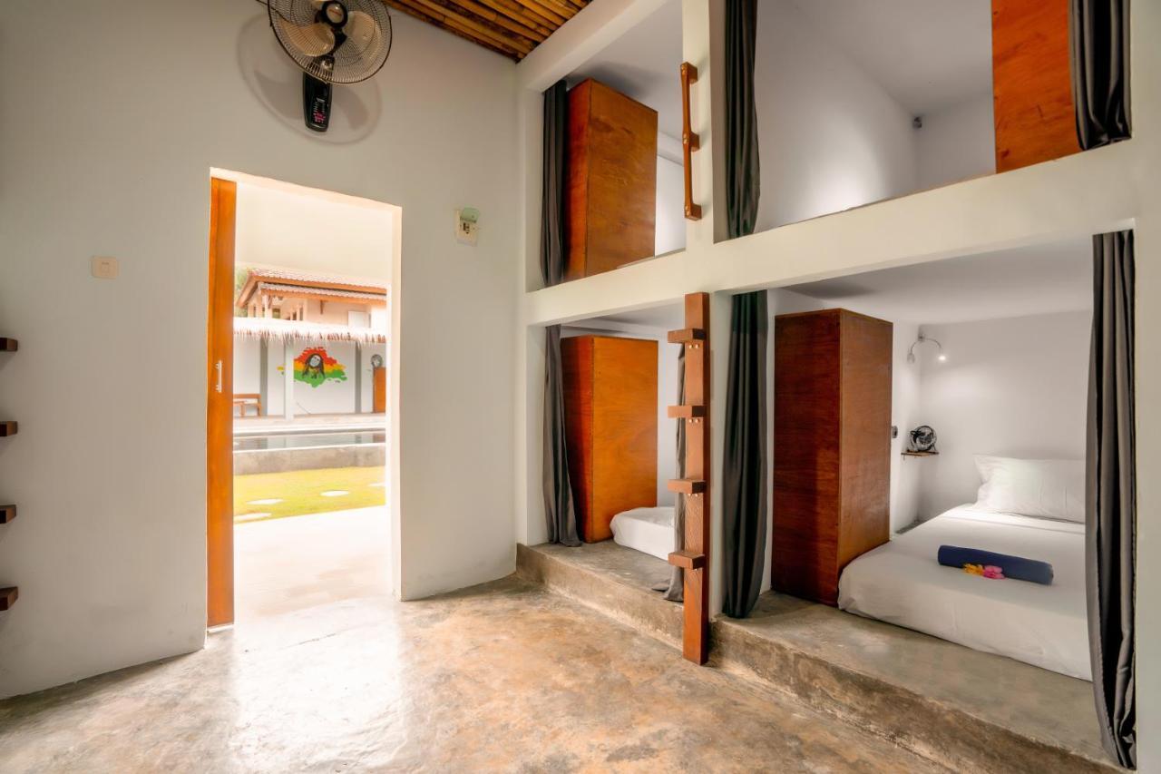 Waiwas Hostel Kuta  Zewnętrze zdjęcie