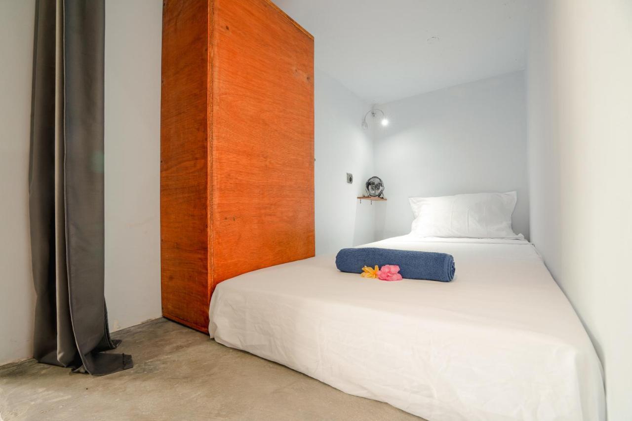 Waiwas Hostel Kuta  Zewnętrze zdjęcie