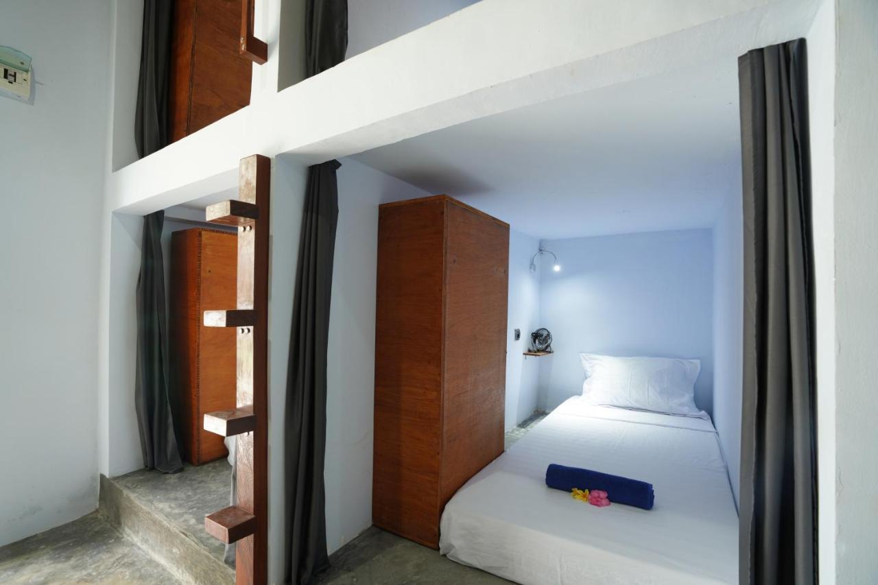Waiwas Hostel Kuta  Zewnętrze zdjęcie