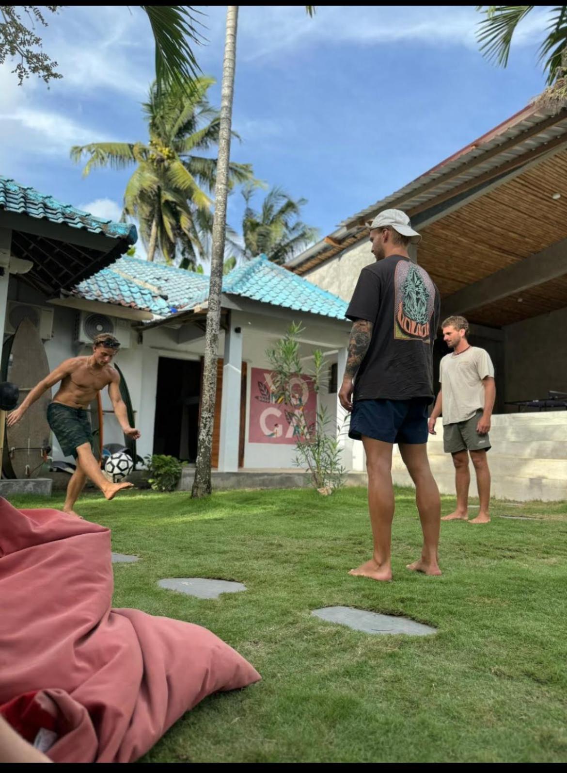 Waiwas Hostel Kuta  Zewnętrze zdjęcie